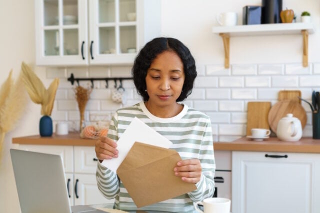 https://www.freepik.com/premium-photo/africanamerican-female-sending-letter-preparing-correspondence-mail-delivery-closing-envelope_24360976.htm#page=2&query=checking%20mail&position=27&from_view=search&track=ais