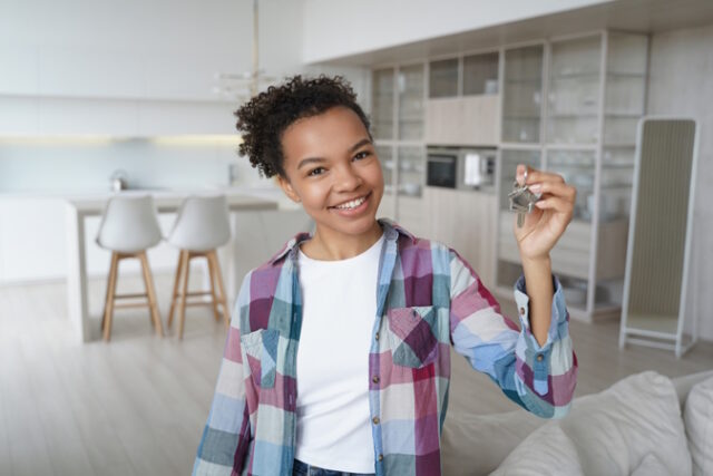 https://www.freepik.com/premium-photo/happy-young-biracial-girl-homeowner-tenant-shows-key-new-house-relocation-real-estate-rent_30405848.htm#query=single%20woman%20homeowner&position=11&from_view=search&track=ais