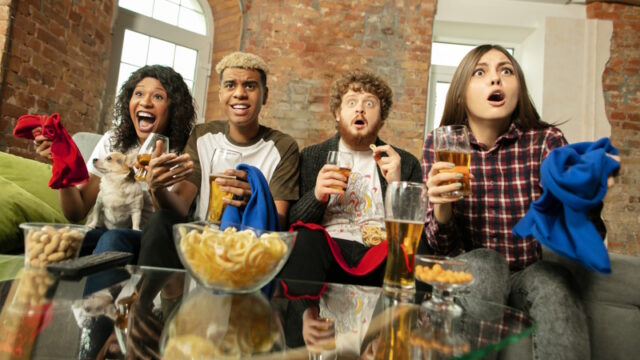 https://www.freepik.com/free-photo/indoors-excited-people-watching-sport-match-championship-home-multiethnic-group-friend-fans-cheering-favourite-sport-team_15560411.htm#query=super%20bowl%20party&position=3&from_view=search&track=ais