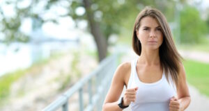 https://www.freepik.com/free-photo/workout-street_10544079.htm#query=young%20woman%20jog&position=30&from_view=search&track=ais