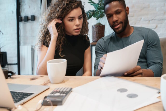 https://www.freepik.com/premium-photo/young-couple-calculating-paying-bills-laptop-from-home-couple-planning-monthly-budget_17624065.htm#query=couple%20economic&position=43&from_view=search&track=ais