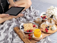 https://www.freepik.com/premium-photo/young-woman-working-from-home-works-morning-tablet_7981680.htm?query=breakfast%20in%20bed#from_view=detail_alsolike