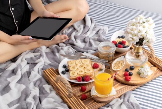 https://www.freepik.com/premium-photo/young-woman-working-from-home-works-morning-tablet_7981680.htm?query=breakfast%20in%20bed#from_view=detail_alsolike
