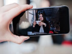 https://www.freepik.com/free-photo/close-up-photo-screen-mobile-phones-with-brunette-girl-sitting-cafe-with-cup-cappuccino-listening-music-headphones_26365659.htm#query=phone%20video&position=4&from_view=search&track=ais