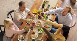 https://www.freepik.com/free-photo/medium-shot-people-eating-together_19925116.htm#query=people%20dinner&position=14&from_view=search&track=ais