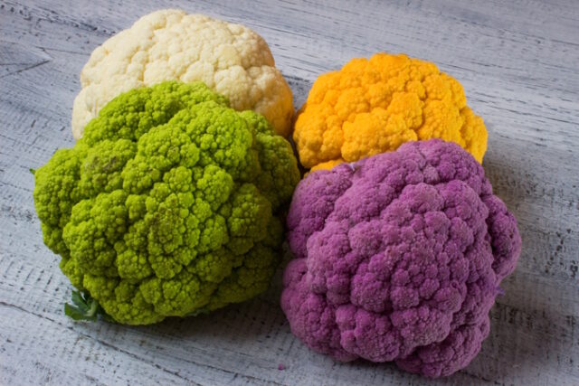 https://www.freepik.com/free-photo/rainbow-organic-cauliflower-from-local-market_1188306.htm#page=2&query=cauliflower&position=7&from_view=search&track=sph