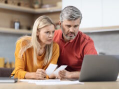 https://www.freepik.com/premium-photo/shocked-husband-wife-sitting-kitchen-table-counting-spendings_32368908.htm#query=couple%20paycheck&position=5&from_view=search&track=ais