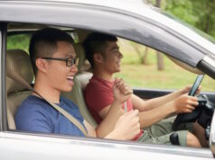 https://www.freepik.com/free-photo/side-view-two-carefree-guys-sitting-car-ready-road-trip_5839031.htm#query=teen%20drivers&position=33&from_view=search&track=ais