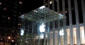 https://openverse.org/image/8c8a3ba3-84c0-43c1-b8a2-b02690f32565?q=apple%20store