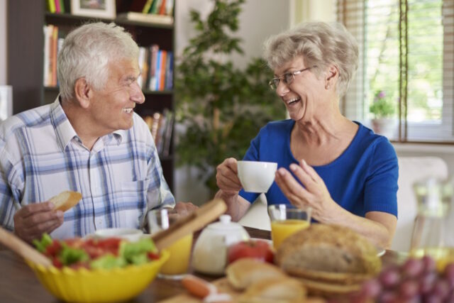 https://www.freepik.com/free-photo/beautiful-day-eat-delicious-breakfast_13188142.htm#query=older%20coupld%20breakfast&position=10&from_view=search&track=ais