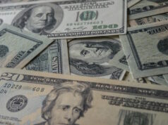 https://www.freepik.com/free-photo/billie-dollar-money-background_1025787.htm#query=dollars&position=17&from_view=search&track=robertav1_2_sidr