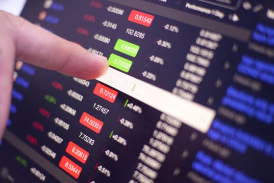 https://www.freepik.com/premium-photo/closeup-man-analysis-stock-chart-investment-trading-screen-analysis-graph-business-concept-broker-trader_30893150.htm#query=stock%20investing&position=6&from_view=search&track=ais