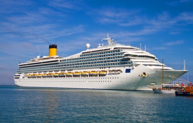 https://www.freepik.com/premium-photo/cruise-ship_5124696.htm#query=cruise%20ship&position=5&from_view=search&track=robertav1_2_sidr