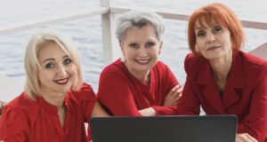 https://www.freepik.com/free-photo/elderly-women-together-with-laptop_6057795.htm#query=group%20middle%20aged%20women&position=15&from_view=search&track=robertav1_2_sidr