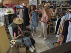 https://www.freepik.com/free-photo/friends-going-shopping-antique-store_29318168.htm#query=secondhand%20clothes%20store&position=8&from_view=search&track=ais