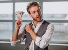 https://www.freepik.com/free-photo/man-with-banknotes-isolated-studio_14923031.htm#query=money%20challenge&position=40&from_view=search&track=ais