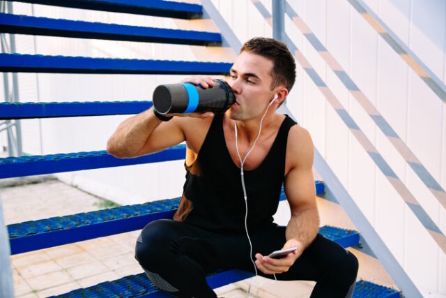 https://www.freepik.com/free-photo/muscular-strong-man-drinking-water-after-training-listening-music-earphones_2594054.htm#query=man%20warmup&position=0&from_view=search&track=ais