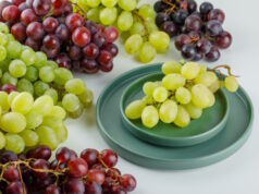 https://www.freepik.com/free-photo/ripe-grapes-saucer-with-plate-high-angle-view-white_10183993.htm#query=petit%20verdots%20wine&position=27&from_view=search&track=ais