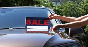 https://www.freepik.com/premium-photo/sale-sign-windshield-car_40035175.htm#query=used%20car%20sale&position=36&from_view=search&track=ais