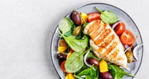 https://www.freepik.com/premium-photo/tasty-fresh-salad-with-chicken-vegetables_4506395.htm#query=keto%20diet&position=7&from_view=search&track=ais