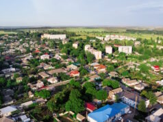 https://www.freepik.com/free-photo/aerial-view-beautiful-village-surrounded-by-nature_10352393.htm#query=neighborhood&position=20&from_view=search&track=robertav1_2_sidr