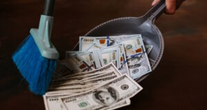 https://www.freepik.com/premium-photo/clean-money-trash-one-hundred-dollar-bills_9858906.htm#query=cleaning%20dollars&position=39&from_view=search&track=ais