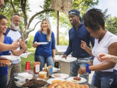 https://www.freepik.com/free-photo/friends-drinking-eating-tailgate-party_17198733.htm#query=picnic&position=0&from_view=search&track=sph