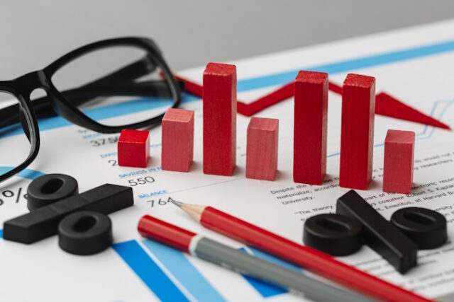 https://www.freepik.com/free-photo/graphic-concept-with-items-arrangement_13819846.htm#query=interest&position=18&from_view=search&track=sph?log-in=email