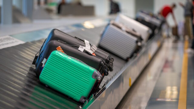 https://www.freepik.com/premium-photo/passengers-bags-conveyor-belt-airport_3728810.htm#query=airplane%20luggage&position=17&from_view=search&track=ais