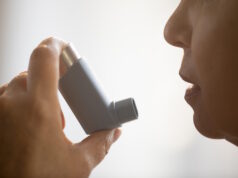 https://www.freepik.com/premium-photo/senior-woman-holding-asthma-inhaler_10847357.htm#query=inhaler&position=8&from_view=search&track=sph