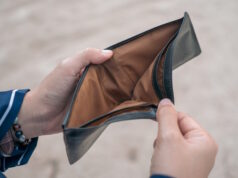 https://www.freepik.com/premium-photo/woman-holds-empty-purse-coins-hand-meaning-money-financial-problem-bankrupt-jobless-broke-after-credit-card-payday-jobless_9330115.htm#query=no%20money&position=29&from_view=search&track=ais