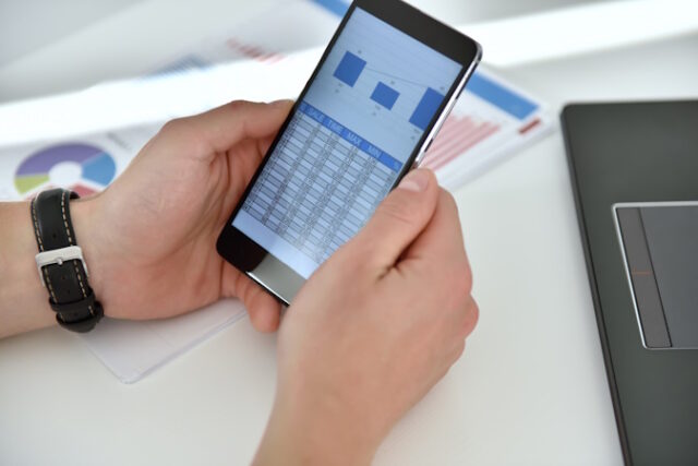 https://www.freepik.com/premium-photo/businessman-checking-business-report-paper-smartphone_45120735.htm#query=financial%20apps&position=33&from_view=search&track=ais