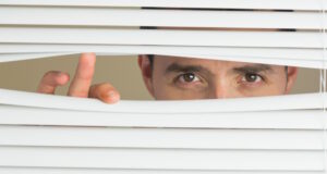 https://www.freepik.com/premium-photo/focused-male-eyes-spying-through-roller-blind_1604241.htm#page=2&query=hidden%20face&position=30&from_view=search&track=country_rows_v1