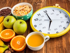 https://www.freepik.com/free-photo/healthy-home-made-breakfast-muesli-apples-fresh-fruits-walnuts_7785470.htm#query=time%20restricted%20diet&position=12&from_view=search&track=ais