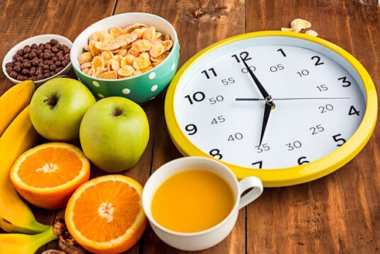 https://www.freepik.com/free-photo/healthy-home-made-breakfast-muesli-apples-fresh-fruits-walnuts_7785470.htm#query=time%20restricted%20diet&position=12&from_view=search&track=ais