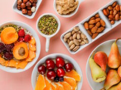 https://www.freepik.com/free-photo/oat-flakes-with-fruits-nuts-peanut-butter-bowls_8888249.htm#query=healthy%20snacks&position=35&from_view=search&track=ais