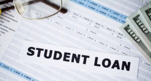 https://www.freepik.com/premium-photo/student-loan-written-white-card_5765069.htm#page=3&query=student%20loan&position=33&from_view=search&track=ais