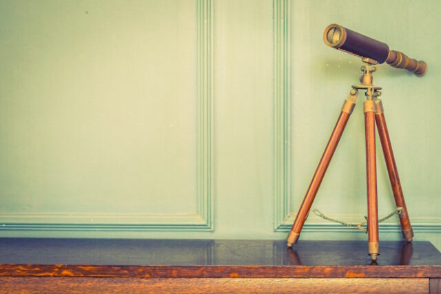 https://www.freepik.com/free-photo/vintage-binocular-lens_1131689.htm#query=telescope&position=5&from_view=search&track=sph