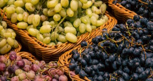 https://www.freepik.com/free-photo/baskets-with-different-types-grapes-supermarket-showcase_33651150.htm#query=spanish%20grapes&position=12&from_view=search&track=ais