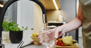 https://www.freepik.com/premium-photo/woman-pouring-water-glass_21687823.htm#query=tap%20water&position=17&from_view=search&track=ais
