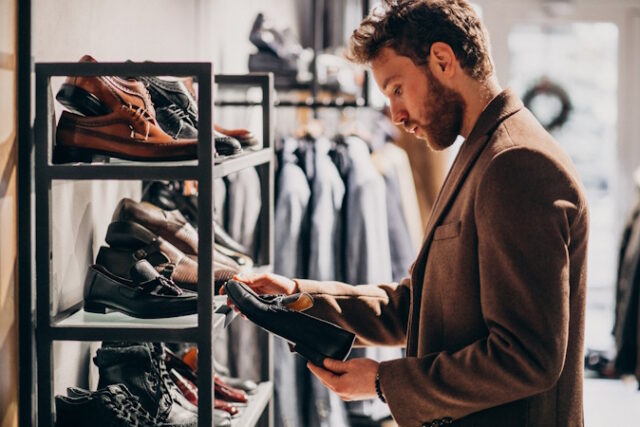 https://www.freepik.com/free-photo/young-handsome-man-choosing-shoes-shop_6637059.htm#page=2&query=clothes%20shopping&position=17&from_view=search&track=ais