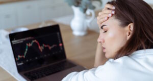 https://www.freepik.com/free-photo/young-woman-home-kitchen-white-hoodie-with-laptop-graph-screen_19612425.htm#page=6&query=inflation%20trends&position=47&from_view=search&track=ais