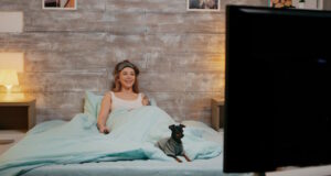 https://www.freepik.com/free-photo/amused-beautiful-young-woman-pajamas-watching-tv-night-happy-dog_21453719.htm#query=watch%20tv%20in%20bed&position=4&from_view=search&track=ais