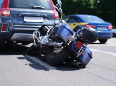 https://www.freepik.com/premium-photo/blue-motorcycle-lying-road-near-car-closeup_18582885.htm#query=motorcycle%20accident&position=30&from_view=search&track=ais