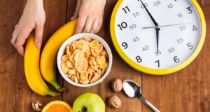 https://www.freepik.com/free-photo/healthy-home-made-breakfast-muesli-apples-fresh-fruits-walnuts_8821743.htm#query=intermittent%20fasting&position=5&from_view=search&track=ais
