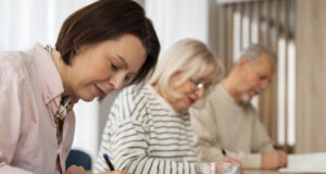 https://www.freepik.com/free-photo/medium-shot-people-studying-classroom_40421543.htm#query=senior%20class&position=10&from_view=search&track=ais