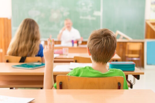 https://www.vecteezy.com/photo/1391004-children-in-school