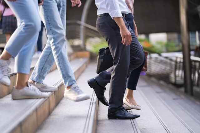 https://www.vecteezy.com/photo/1979065-people-walking-down-stairs