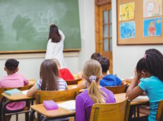 https://www.vecteezy.com/photo/1242902-students-paying-attention-to-the-teacher
