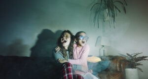 https://www.freepik.com/free-photo/scared-girls-watching-tv_1957033.htm#query=horror%20movie&position=0&from_view=search&track=ais